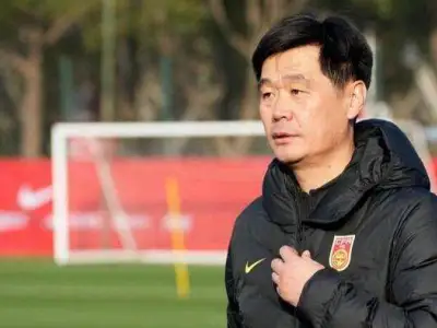 国足VS日本前瞻：李霄鹏率队首战便遇苦主 24年不胜只求正常发挥