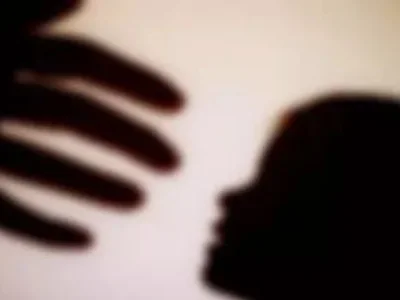 大马一21岁男子因强奸12岁女童，被控！