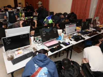 马来西亚警方捣毁特大网赌诈骗中心 48名中马“菜农”落网