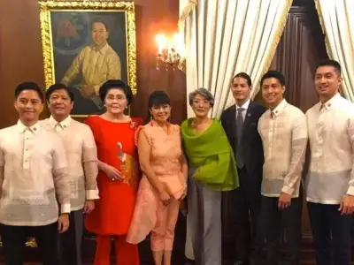 背负独裁父亲包袱，小马科斯如何在选战突围？