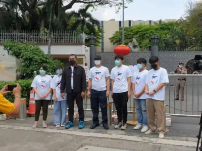泰国民间组织在中国大使馆门前聚集发声！使馆发言人表态！