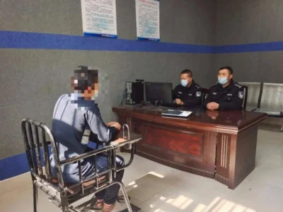 江苏兴化：网络赌博欠下百万赌债，一男子借“机”招摇撞骗