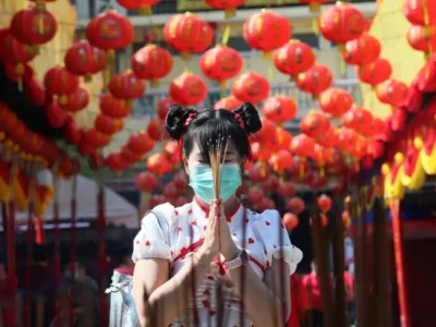 疫期留在泰国的中国人，他们眼中，为何全是“血与泪”…..