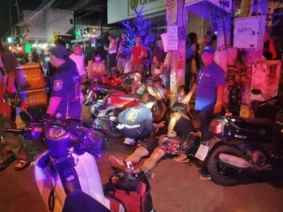 近日，外国游客在泰国芭提雅和保安发生肢体纠纷，引爆社交媒体！