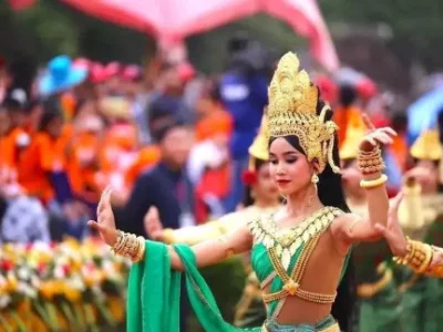 洪森总理：全国景区准备迎接游客, 柬新年让民众尽情玩；暹粒38条道路即将通车
