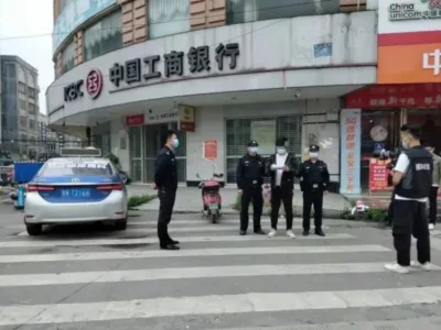 广西玉林两名男子因出租“两卡”给不法分子，被福绵警方拘留