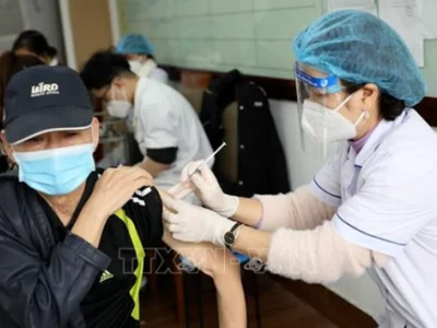 ​越南防疫新规定：第一代密切接触者(F1)无需隔离但避免去人员聚集的地方