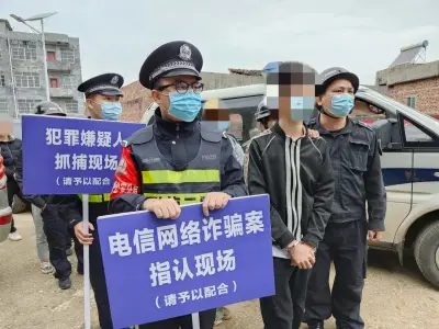南宁西乡塘警方“断卡”行动再发力，双定镇25名涉“两卡”嫌疑人落网！