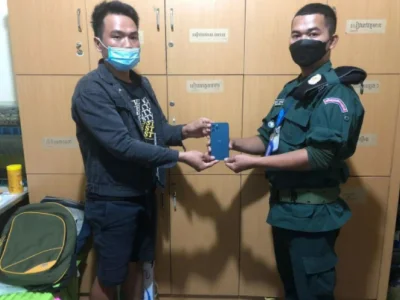 西港逮捕六名抢劫手机飞车党