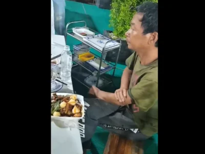 西港一同胞沿街乞讨，自称7000美金被抢
