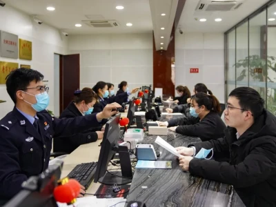 国家移民管理局：从严限制中国公民非必要出境