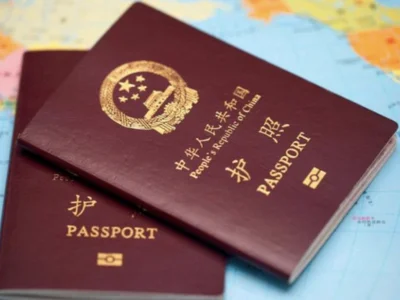 代号“猪肝红”，中转香港，只为回国，可行否？