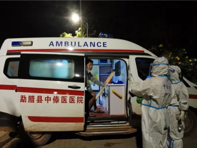 中国同胞老挝受伤急需救治，磨憨特开“绿色通道”，让同胞回国治疗
