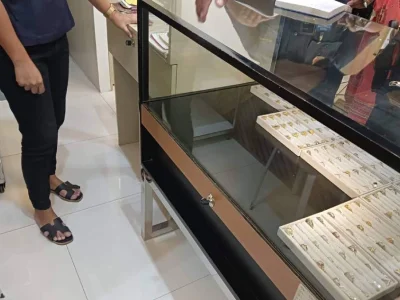 菲律宾那牙市珠宝店遇劫 损失140万菲币