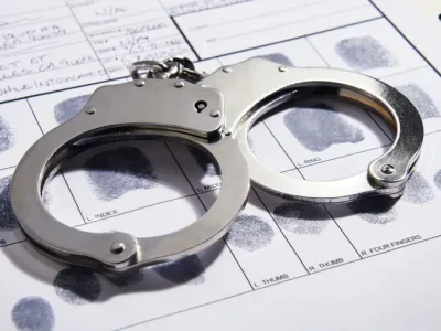 阿联酋RAK警方逮捕了一群在商场打架的人
