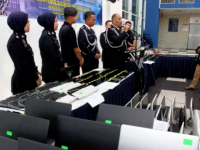马来西亚警方破国际诈骗集团　警方在曼绒逮捕83人其中10名中国人