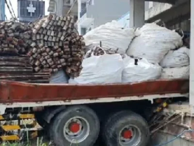 西港一起重机上坡路时失控撞建筑楼，所幸无人受伤！