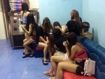 物价上涨、老币贬值赚钱难，“交钱可看裸体秀”，老挝年轻姑娘们投入违法性服务、涉黄直播被捕！