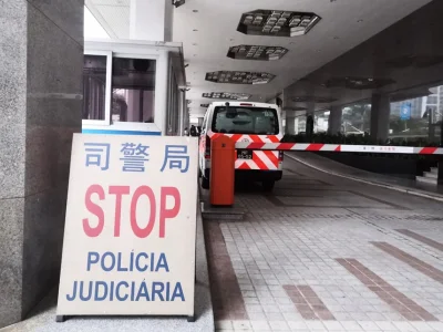 澳门地盘散工衰烂赌沦窃贼 趁无上锁连偷三车近两万财物献赌场