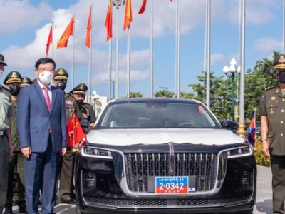 中国向柬埔寨捐赠150辆汽车