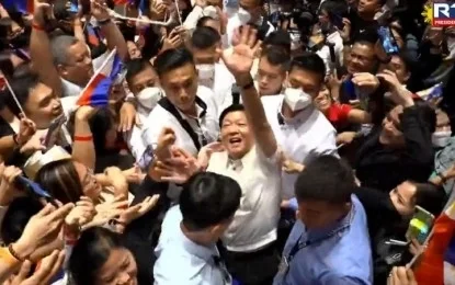 小马科斯感谢新加坡菲侨高票支持
