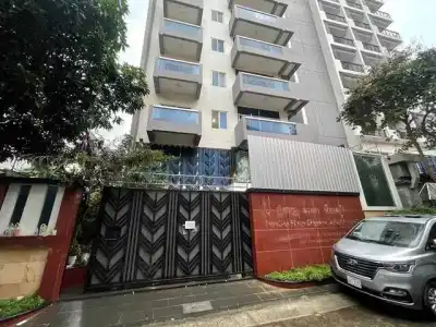金边警方开始检查外国人