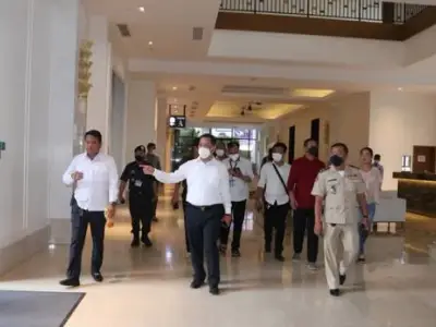 金边警方突查4个涉网赌大楼！