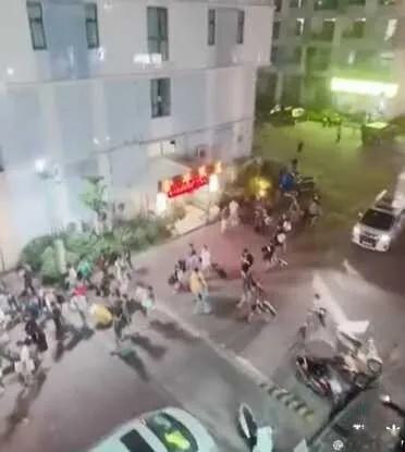 西港中国城大批中国人搬迁，遭网友讽刺“太可怜”