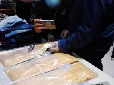 菲律宾海关局从美国旅客行李内搜出2000万菲币可卡因