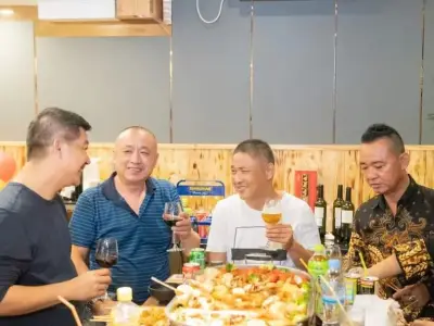 他在柬埔寨白手起家，熬过3年连开4家店！