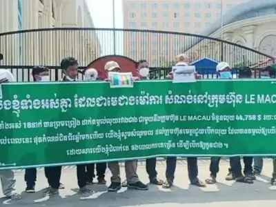 巴域一赌场拖欠建筑工人4万多美元工资，18人举横幅抗议