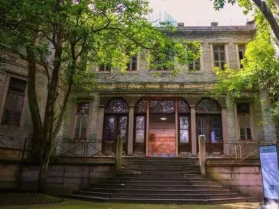 中国藏着一座马来西亚首富的豪宅，免费开放参观，一定要记住门口那棵树