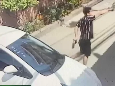 金边男子试车变偷车，然后去抢包并持刀加油不给钱！