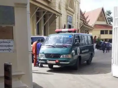 不服绑架同胞被判5年，2名中国男子上诉至最高法院