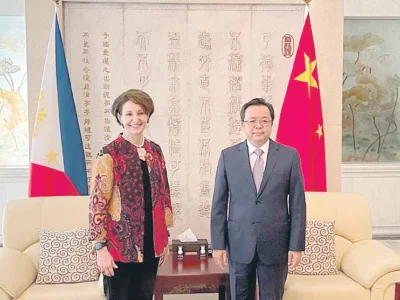 近半个世纪来罕见！中美两国驻菲大使举行会谈