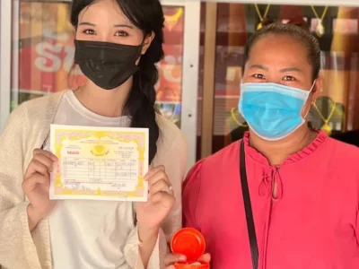 老挝人结婚需要彩礼吗？老挝美女晒图男友和婆婆陪买金饰！这家能嫁