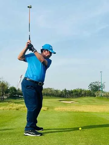 洪森总理：中国新年第一天，抽空去打高尔夫