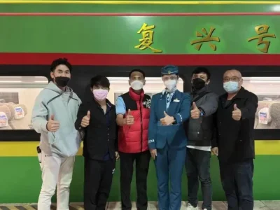老挝籍旅客打卡中老铁路中国段，工资从150万涨到2000万，翻了13倍