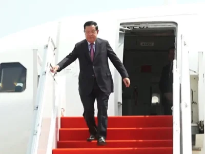 快讯！洪森总理安全抵达金边国际机场！