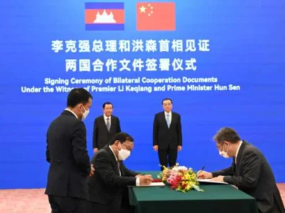 柬中两国签署12份合作文件