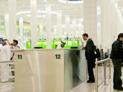 在阿联酋申请再入境许可证要付多少钱？