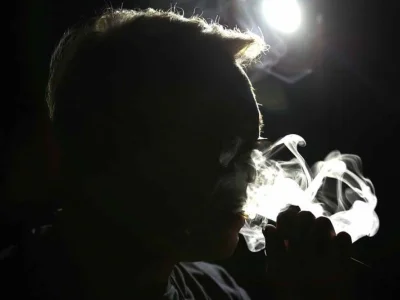 菲贸工部在马尼拉查获违禁电子烟产品