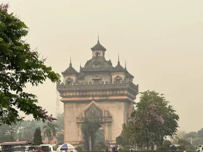 万象市雾霾遮天，空气污染严峻