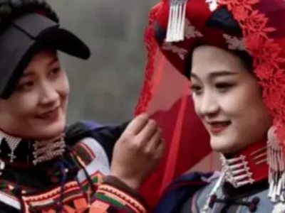 “彝族最美新娘”果果爆老公出轨！公开大尺度聊天记录，小三想要一夫多妻