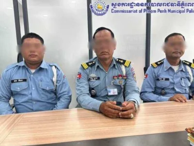 无故拦车罚款5美元，金边3名交警被停职