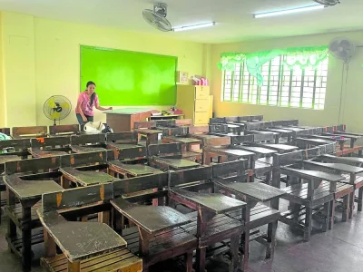 家长呼吁公立学校应安装空调 菲教育部: 太难了！预算有限