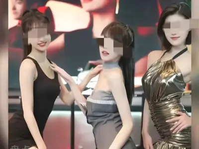 上海车展再曝大瓜:女销售不穿底裤被拍！