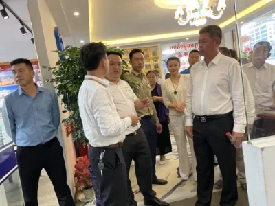西港省长：希望更多中国人前来旅游！