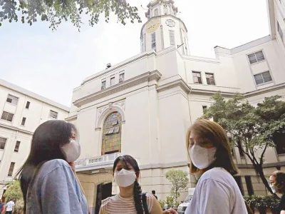 马尼拉市政府或要求市政府员工及访客强制佩戴口罩