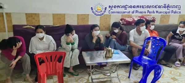 金边网赌窝点被端，8名男女落网